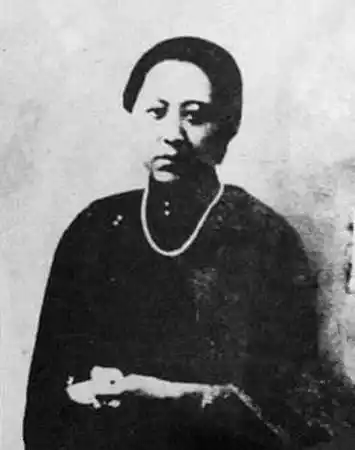 张作霖遇袭身亡后,四位美貌的姨太太结局如何?