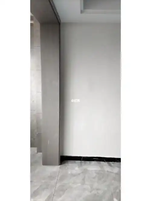 这么多地方的痕迹,真是无语死了,买的多乐士的电脑配色浅灰色