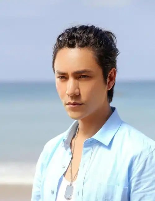 陈坤:中国演艺界的多才多艺艺术家陈坤,作为中国大陆的知名男演员,以