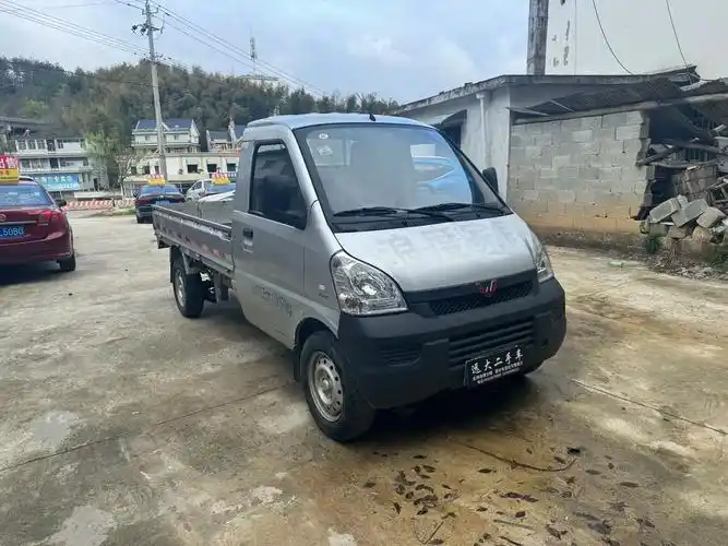 18年11月上牌五菱荣光小卡单排.1.5l带空调 本地一手车 - 抖音