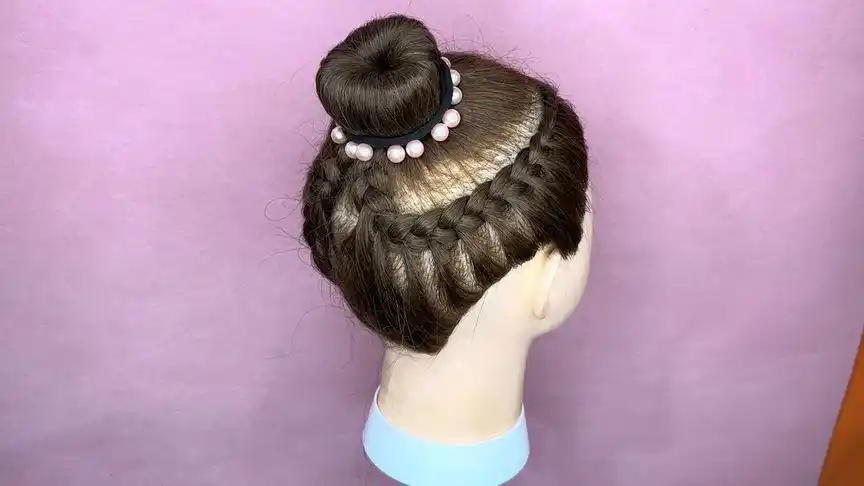 小女孩舞蹈丸子头发型这样扎,清爽甜美洋气,时尚又好看