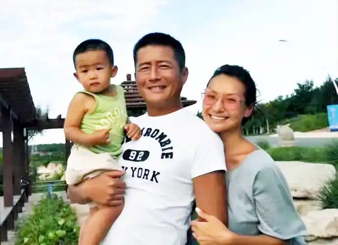 原创江珊离婚19年婚事将近前夫高曙光的人生状况怎样