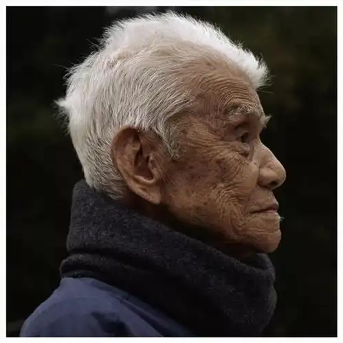 与时间赛跑,他拍下100多位100岁的中国最帅真爷们儿!