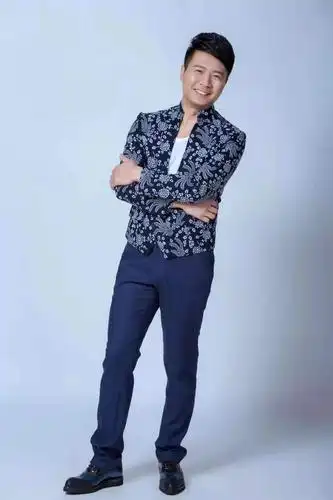 法治文化 > 稿件内容    民族歌手 张映龙                 【小标题