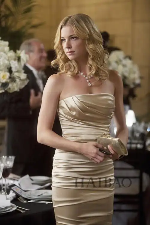 如何评价美剧复仇中女主角emily的服装搭配她的穿搭有何特色