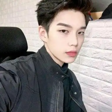 韩国最新帅气头像韩国男生同一个人多张图片