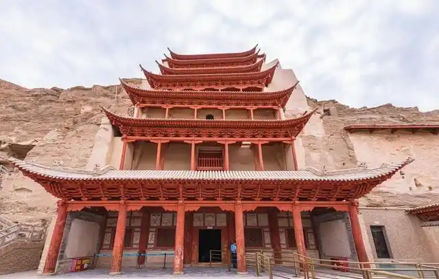 10,世界规模最宏大的佛教石窟寺——敦煌莫高窟