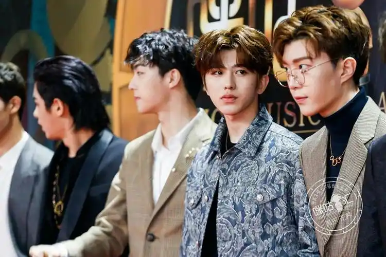 ninepercent出道以来官方图片汇总0111微博之夜什么时候能有张洋气的