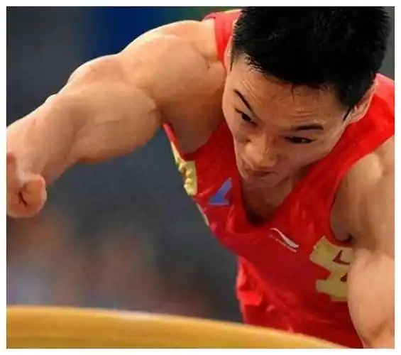 原创杨威40岁自曝使用呼吸机网友质疑真实性引发热议