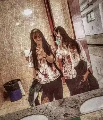 上海枫叶国际学校万圣节慈善晚会:厕所里的女鬼