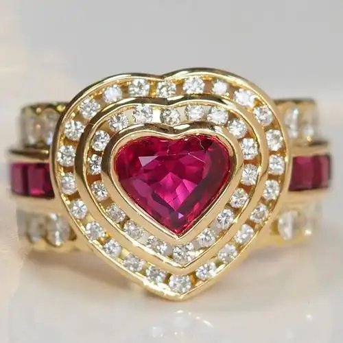 奢华爱心红宝石戒指