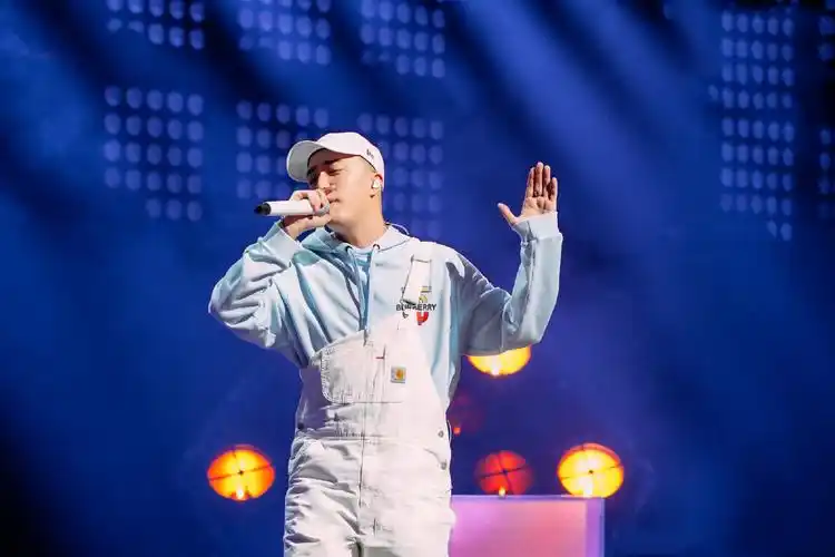 "说唱诗人"什么才是中国嘻哈风(jonyj为什么被称为嘻哈诗人)