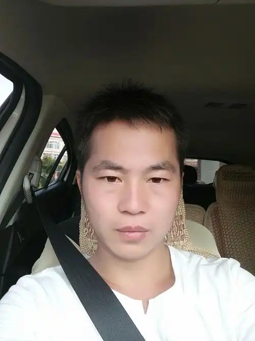 钟晨( 男,27岁 ) - 南宁婚恋网_广西婚恋网_南宁相亲网_南宁婚介就上