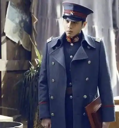 张若昀--《无心法师》剧照陈伟霆--《老九门》中的造型黄轩--《芳华》