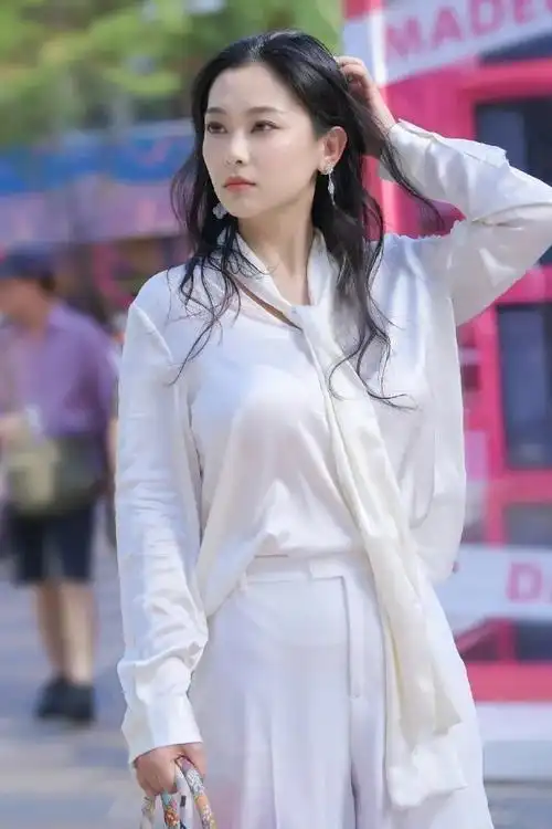 白衣气质清新的白衣女生