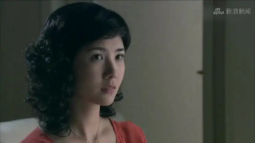 李小龙传奇:木村给琳达打电话,听到美容后,琳达总算放心了!