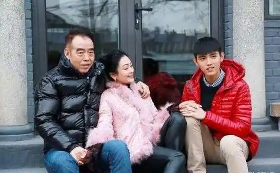 陈凯歌辜负洪晃与倪萍在一起7年为何最后却娶了陈红