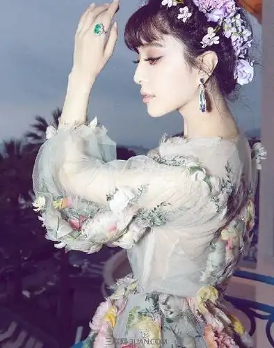 范冰冰2015戛纳电影节花仙子造型 三联