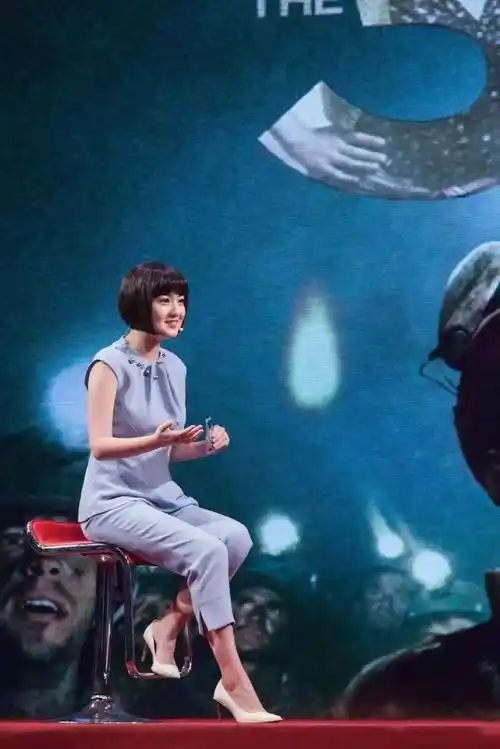 "玻璃美人"蒋小涵:嫁圈外老公,36岁才做妈妈,完美的贤妻良母_表演