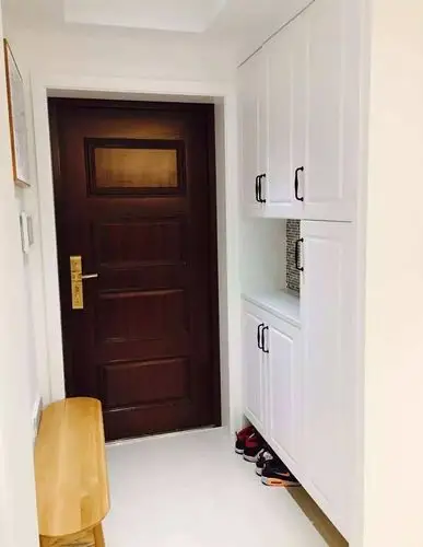 门与门套一定要相同颜色吗