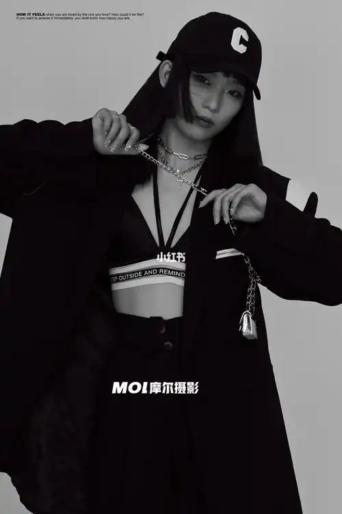 高级感穿搭  #少女写真  #酷酷女孩  经常有评论问"这是模特还是咳怂