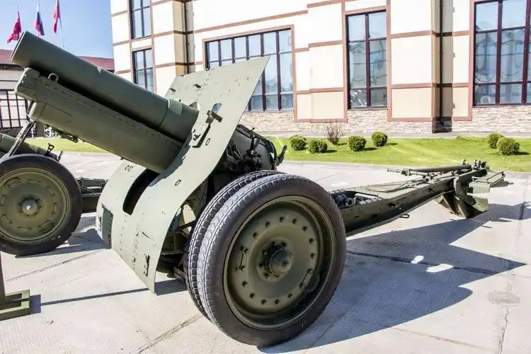 苏联d-20 152mm榴弹炮(b)解放军152毫米牵引式榴弹炮实施保养