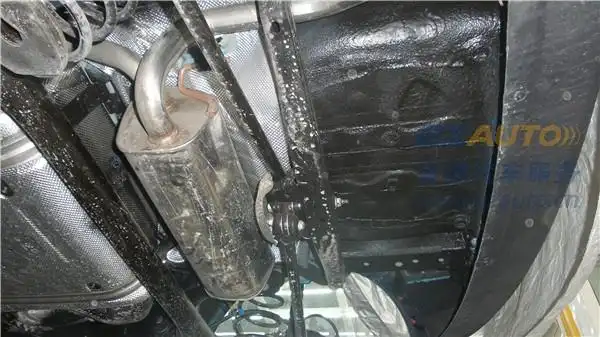 别克英朗德国汉高底盘装甲施工效果前后对比