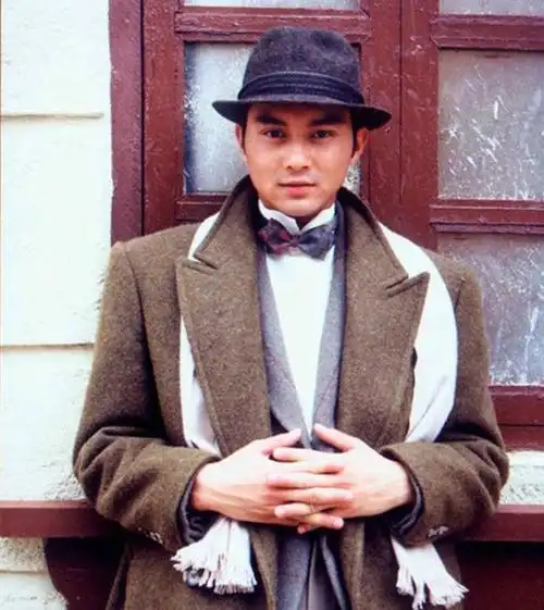 今天要带大家怀旧的这部剧是1994年的《黄浦倾情》,由张智霖,郭刊盈