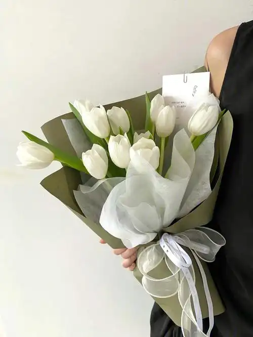 𝓡𝓮𝓌𝒾𝓁𝒹 𝒻𝓁𝓸𝓇𝒶 | 郁金香花束 🏷