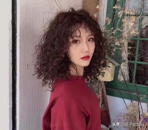 齐肩发烫发发型图片小卷(春节精选小卷烫发20款)