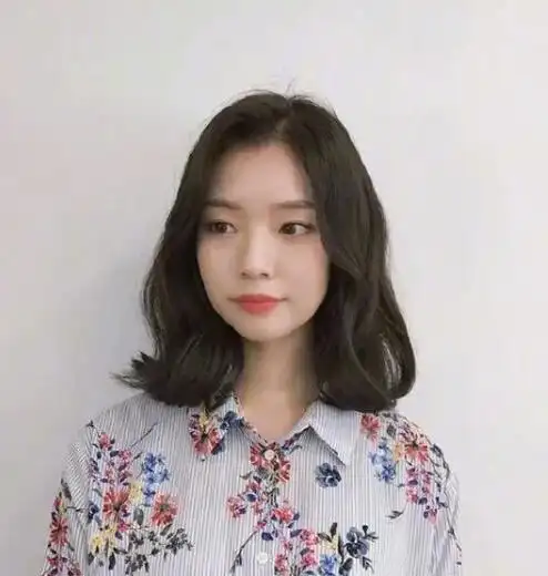 好看的短发发型图片女,好看又仙气的女生短发发型