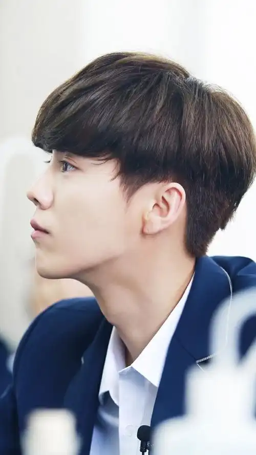 鹿晗 鹿哥 luhan 鹿校草~ 侧颜杀