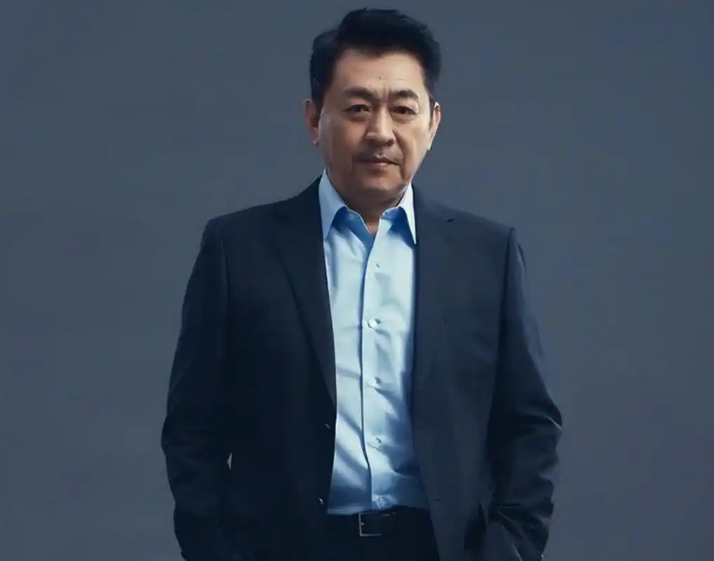 60岁男星宣布再婚生子!曾与吴倩莲相恋,老来得子被娃喊"爷爷".