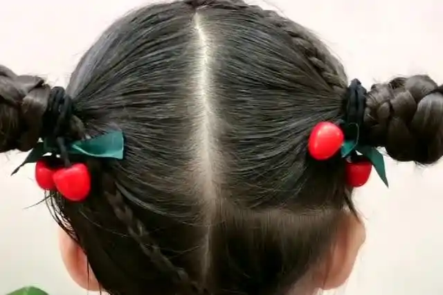 简单好看的双丸子头,经常给我家闺女扎,小孩子可喜欢了