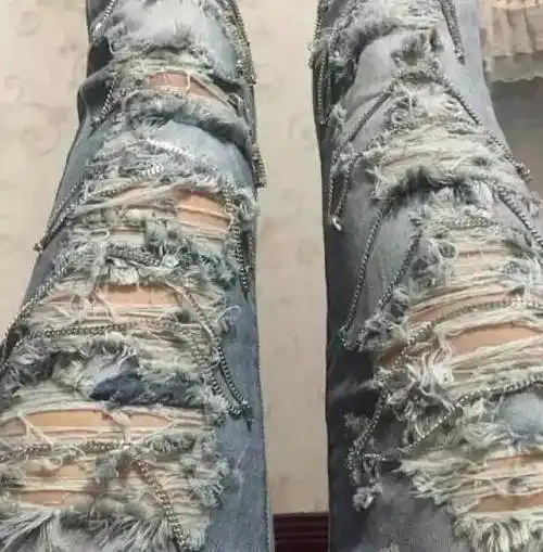 "千万不要随便买破洞牛仔裤,否则."-搞笑-乱石塔快乐小站