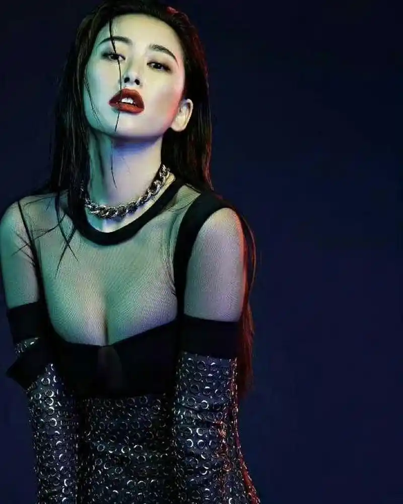 朱珠早期狂野写真