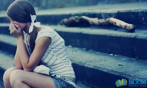 表达难过想哭的伤心句子