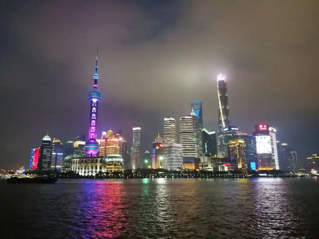 上海外滩 #上海滩 #每一张照片都是满满的回忆和足迹 #上 - 抖音