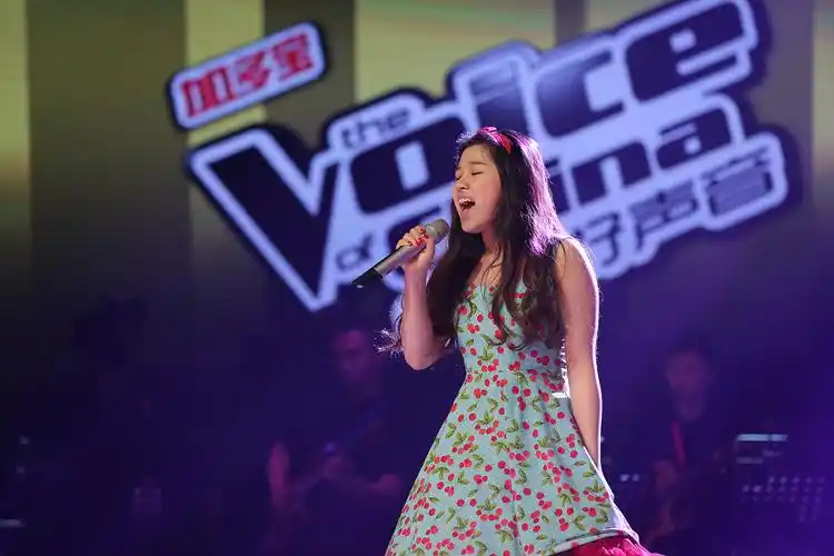 "中国好声音"苏梦玫:舞台上的小玫瑰 .
