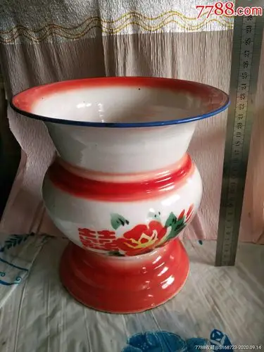 九十年代怀旧收藏库存全新搪瓷高脚痰盂