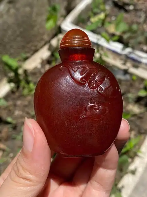 清老琥珀蝙蝠梅花鼻烟壶