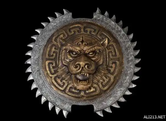 《长城》十八般兵器大解密 五军盾牌制作竟然这么难!