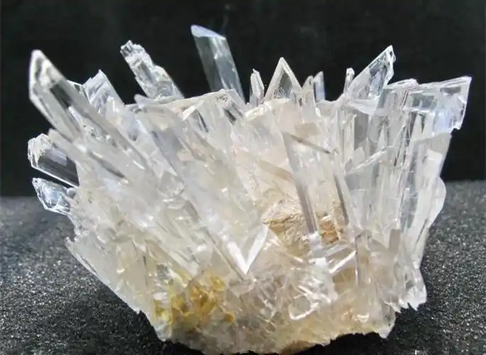 4.石英,硅石,沙石,脉石,晶石等主要成分均是sio2.3.