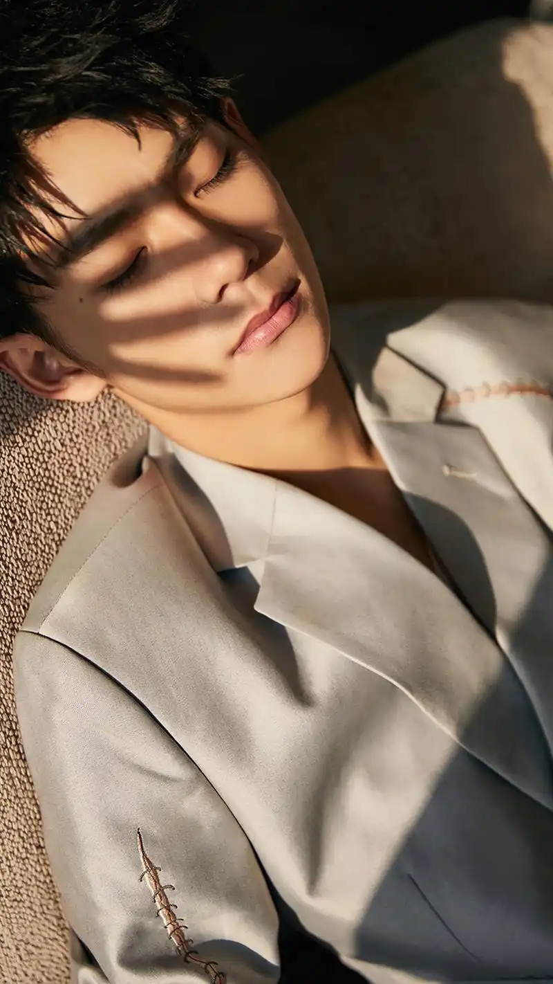 刘家祎帅气写真手机壁纸