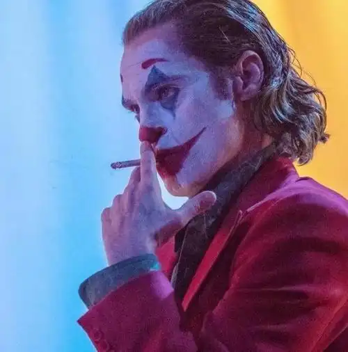 《小丑》一项无与伦比的电影,或者你可能不知道描述的基本价值观