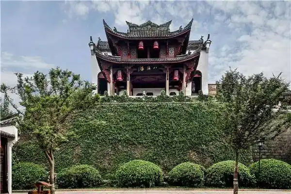 金华(南朝时称东阳郡)太守沈约(441—513),字休文,吴兴武康(浙江德清)