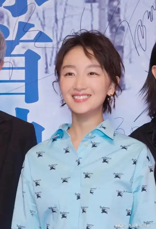 高清镜头下周冬雨脸上雀斑很美,眼神写满故事|素颜|记者|娱乐圈|她的