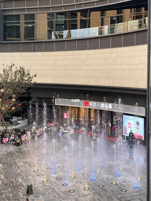 珠海优特汇广场挺好逛,该有的都有.