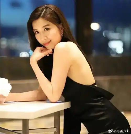 黄智雯官宣结婚