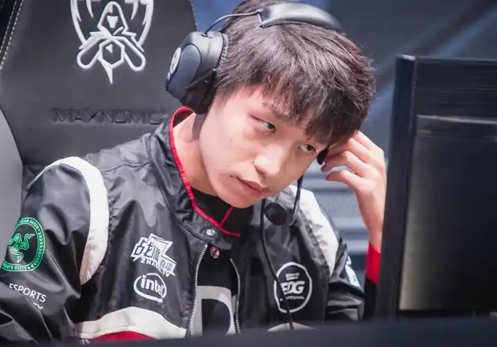 疑似厂长clearlove退役edg今晚公布结果